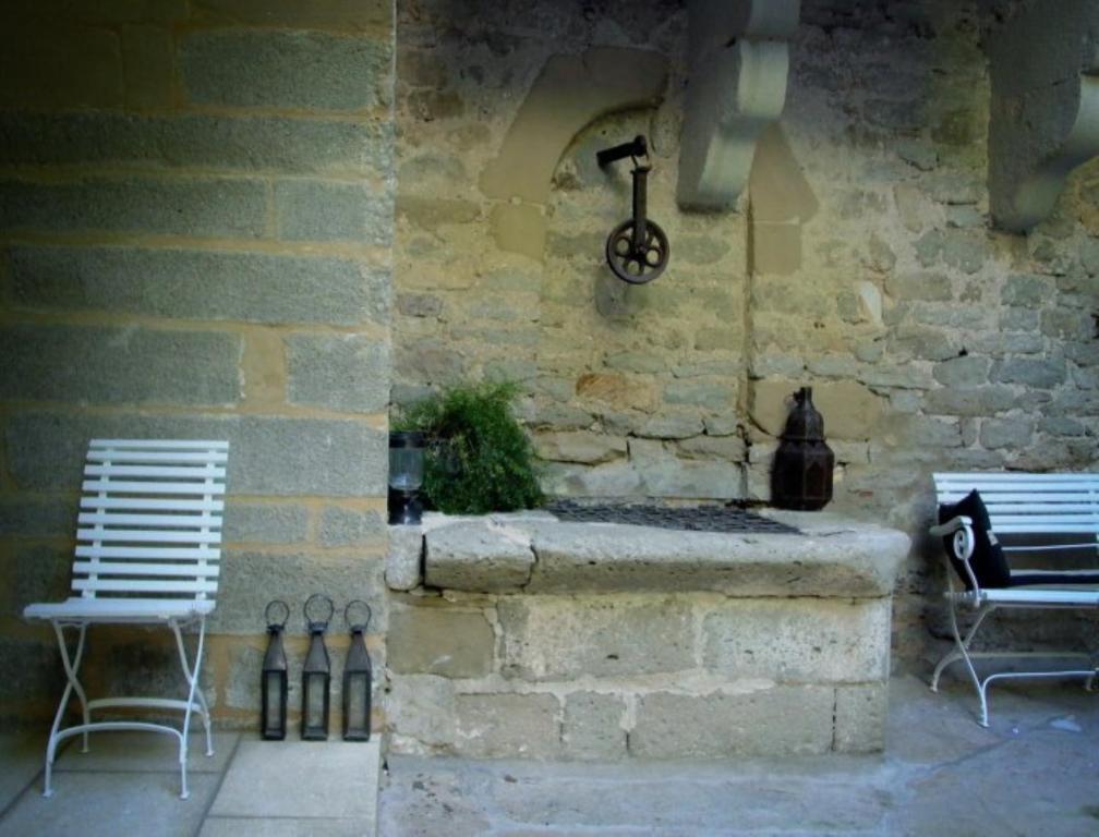 Monte Arena Bed & Breakfast Montaren-et-Saint-Mediers Bagian luar foto