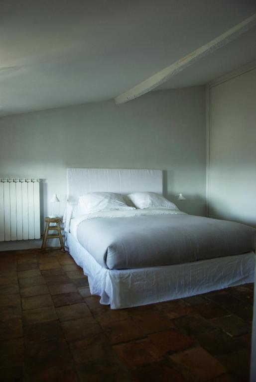 Monte Arena Bed & Breakfast Montaren-et-Saint-Mediers Bagian luar foto