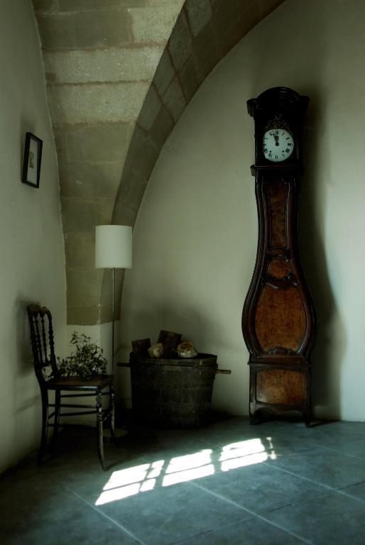 Monte Arena Bed & Breakfast Montaren-et-Saint-Mediers Bagian luar foto