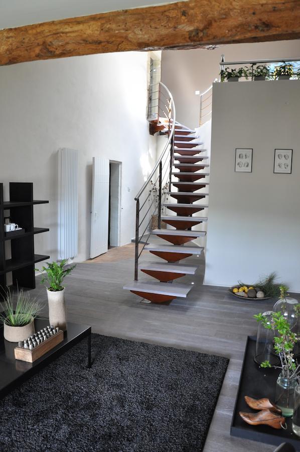 Monte Arena Bed & Breakfast Montaren-et-Saint-Mediers Ruang foto