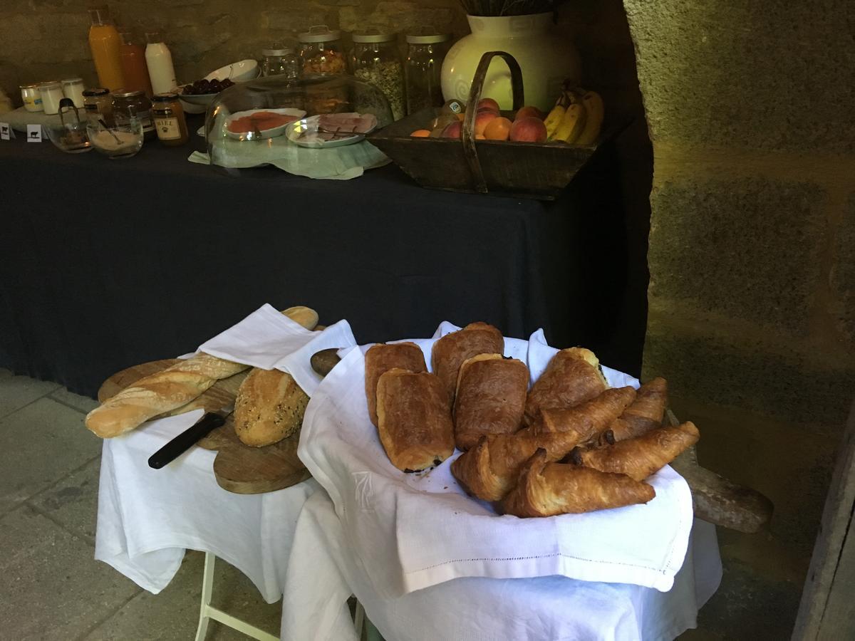 Monte Arena Bed & Breakfast Montaren-et-Saint-Mediers Bagian luar foto