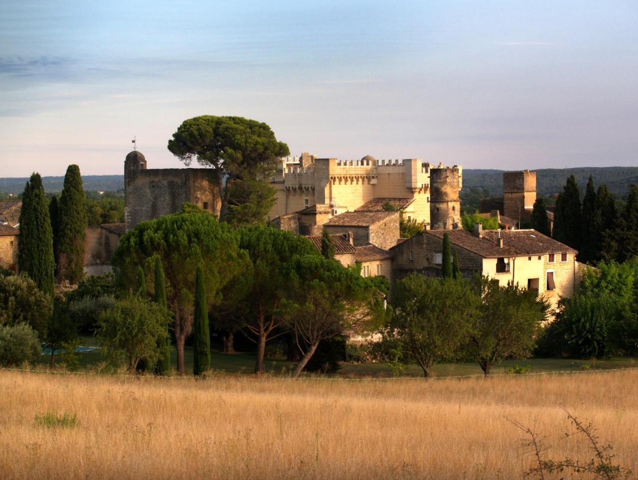 Monte Arena Bed & Breakfast Montaren-et-Saint-Mediers Bagian luar foto